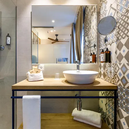 Hotell Petit Palace Plaza De La Reina Valencia