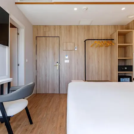 Hotell Petit Palace Plaza De La Reina