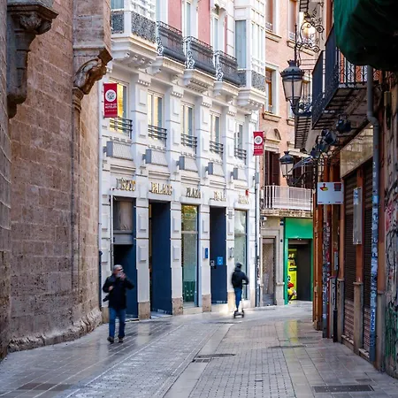 Hotell Petit Palace Plaza De La Reina