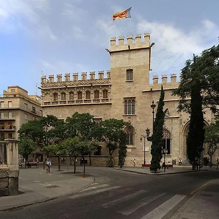 Atico Exclusivo Del Siglo Xvi Con Terraza Privada En El Corazon De Ciutat Vella アパート バレンシア