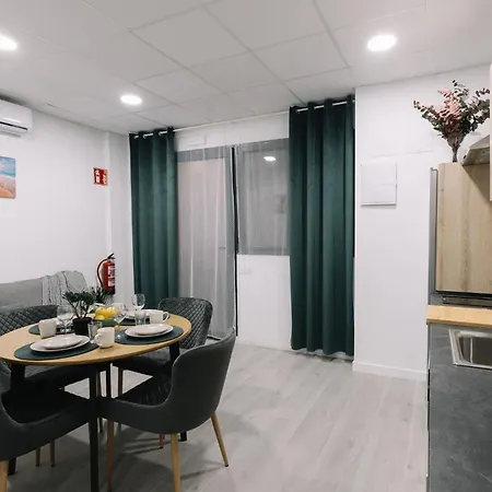 Modern Near Benicalap Park 公寓