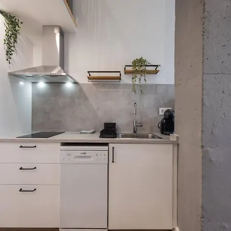 Estudio Con Altillo En Malilla Cerca De La Fe Apartament
