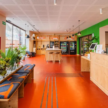 Easyhotel Ciutat Vella 2*