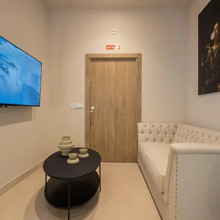 Loft - B 1-6 Smart Access & Urban Calm Apartment *
