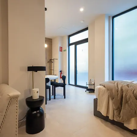 Apartment Loft - B 1-6 Smart Access & Urban Calm *