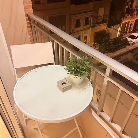 De Temporada En Cabanyal Vacaciones Largas Long Desde 11 Noches Valensiya