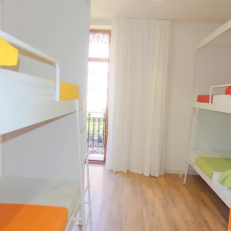 Urban Youth Hostel *