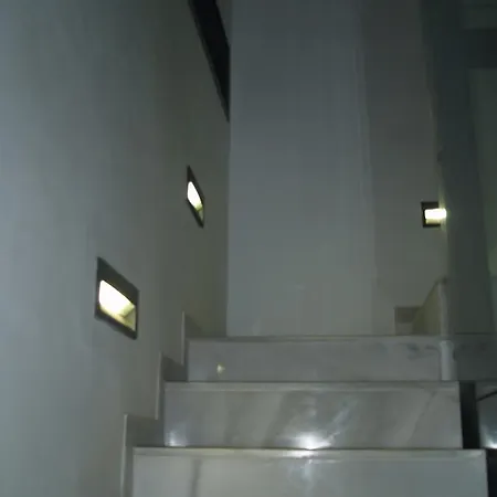 鲁萨法区16号酒店