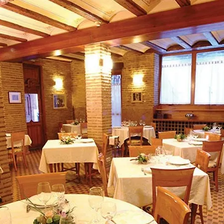 Ad Hoc Monumental 1881 Hotel 3*