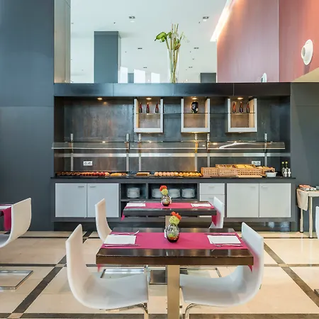 Ilunion Aqua 4 فندق 4*