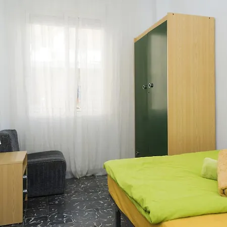 Apartamento Arquitecto Alfaro 5 *