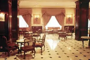 One Shot Reina Victoria Hotel 4*