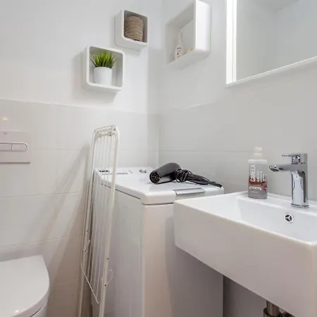 Flat Malvarrosa Zone