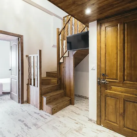 Buho House Aparthotel *