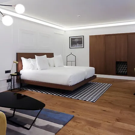 One Shot Reina Victoria Hotell