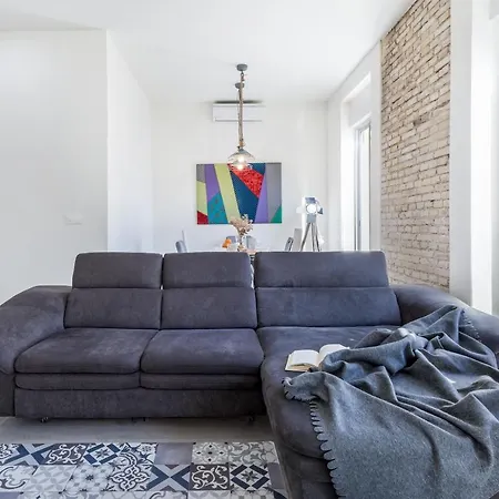 Travel Habitat Ruzafa