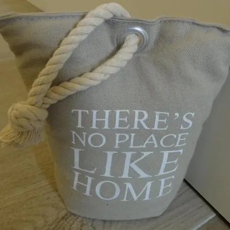 By Eric Olsan Apartamento Valencia