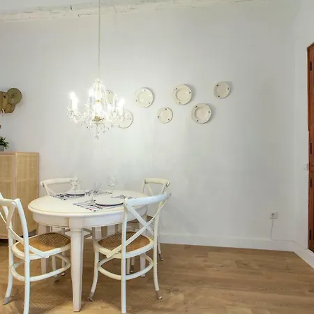Apartup Rojas Market Daire