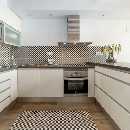 Center-luxurious 1br, 1ba-terrace, Wi-fi, A/c * Valence