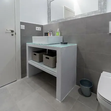 Florit Flats - Cathedral Luxury Terrace Flat 2br 2ba Ac Wifi * Valence