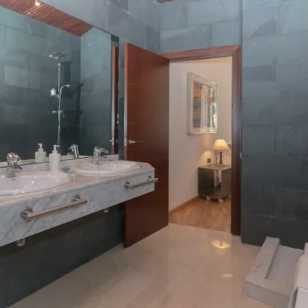 Πανσιόν Bet - Canovas 4*