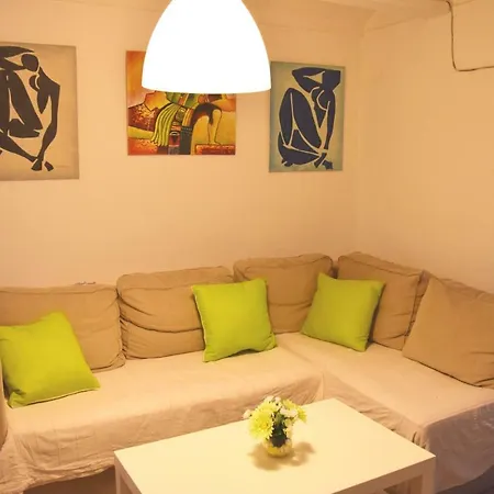And Benef Guest house Valencia