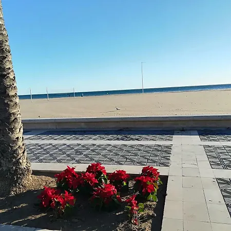 Apartamento Cerca De La Playa Y De La Ciudad شقة *