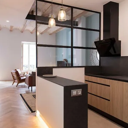 Florit Flats - Chic And In A Lively But Quiet Area Walking Distance * バレンシア