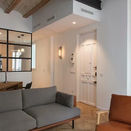 Florit Flats - Chic And In A Lively But Quiet Area Walking Distance * バレンシア