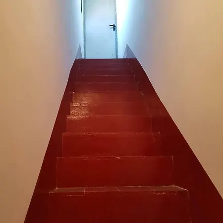 La Casa Nyaraló *