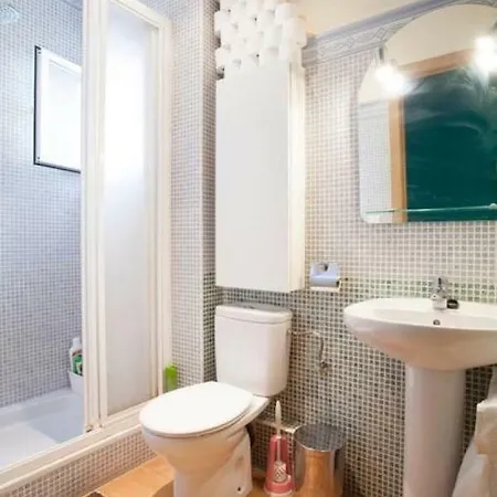 Luminous & Cosy Down Town Апартаменты *