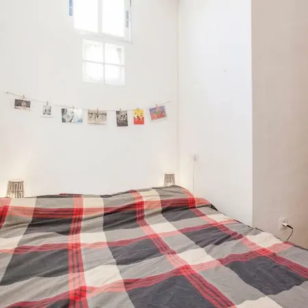 Luminous & Cosy Down Town