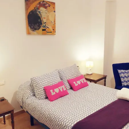 In With Wifi + Parking. * Valencia