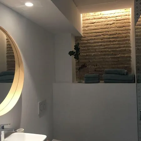 Appartement Original Y Espacioso Atico En El Centro De Ruzafa Valencia