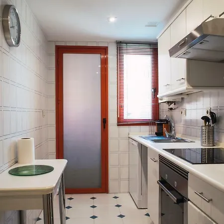 Апартаменты Florit Flats - Cozy 2 Bedroom By The Of Arts And Science *