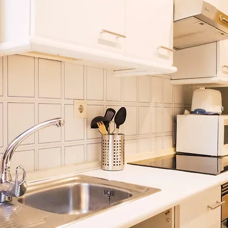 Апартаменты Florit Flats - Cozy 2 Bedroom By The Of Arts And Science *