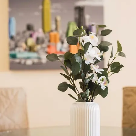 Florit Flats - Cozy 2 Bedroom By The Of Arts And Science Апартаменты