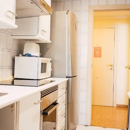 Florit Flats - Cozy 2 Bedroom By The Of Arts And Science Апартаменты *