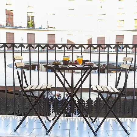 Plaza Redonda Center *