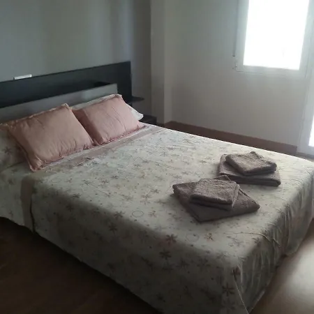 Privada Con Bano Privado A 300 Metros De La Playa. Gasthuis Valencia