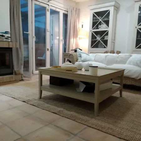 Beach Front House/ Frente Al Mar Valencia