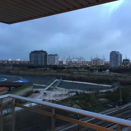 En La Ciudad De Ciencias Y Cerca De La Playa Lägenhet *