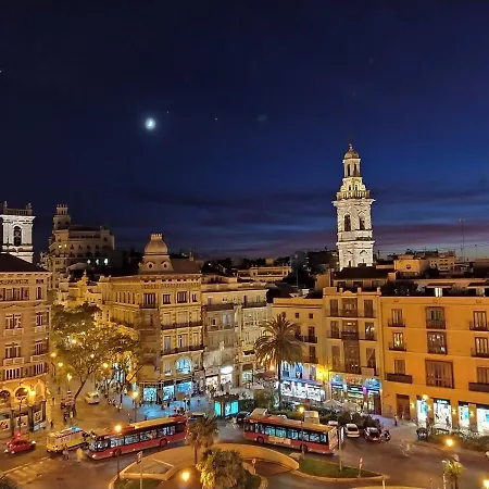 Reina Hotel