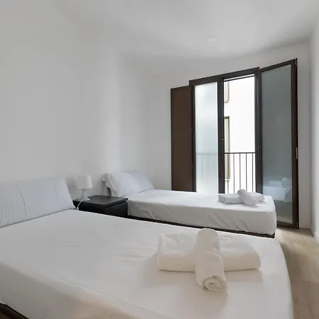 Lonja De La Seda, Appartement