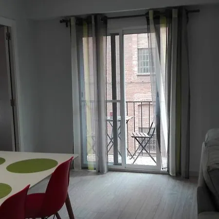 Beautiful 2 Bedroom Wifi Ac By The Turia Gardens Valencia