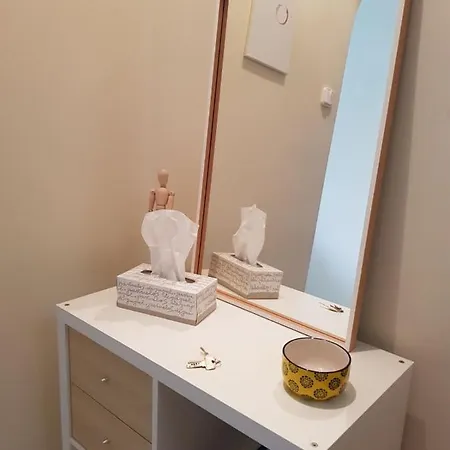 Lovely Two Bedroom Wifi In Centre *