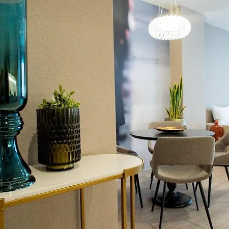 Aparthotel Voghe Premium Flats 4*