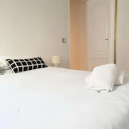 Cozy 3 Bedroom 1 Bathroom By Joaquin Sorolla Station