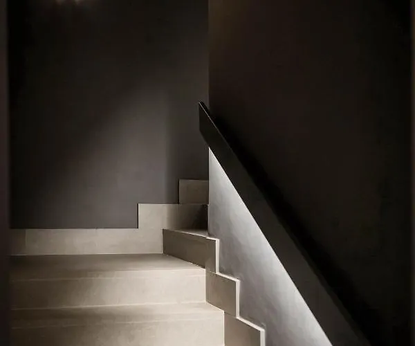 Πανσιόν Reina 107 Boutique 4*