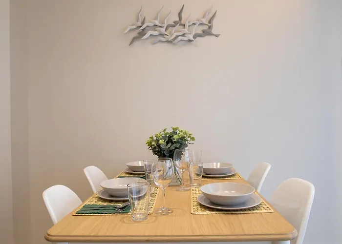 Florit Flats - Port Ii